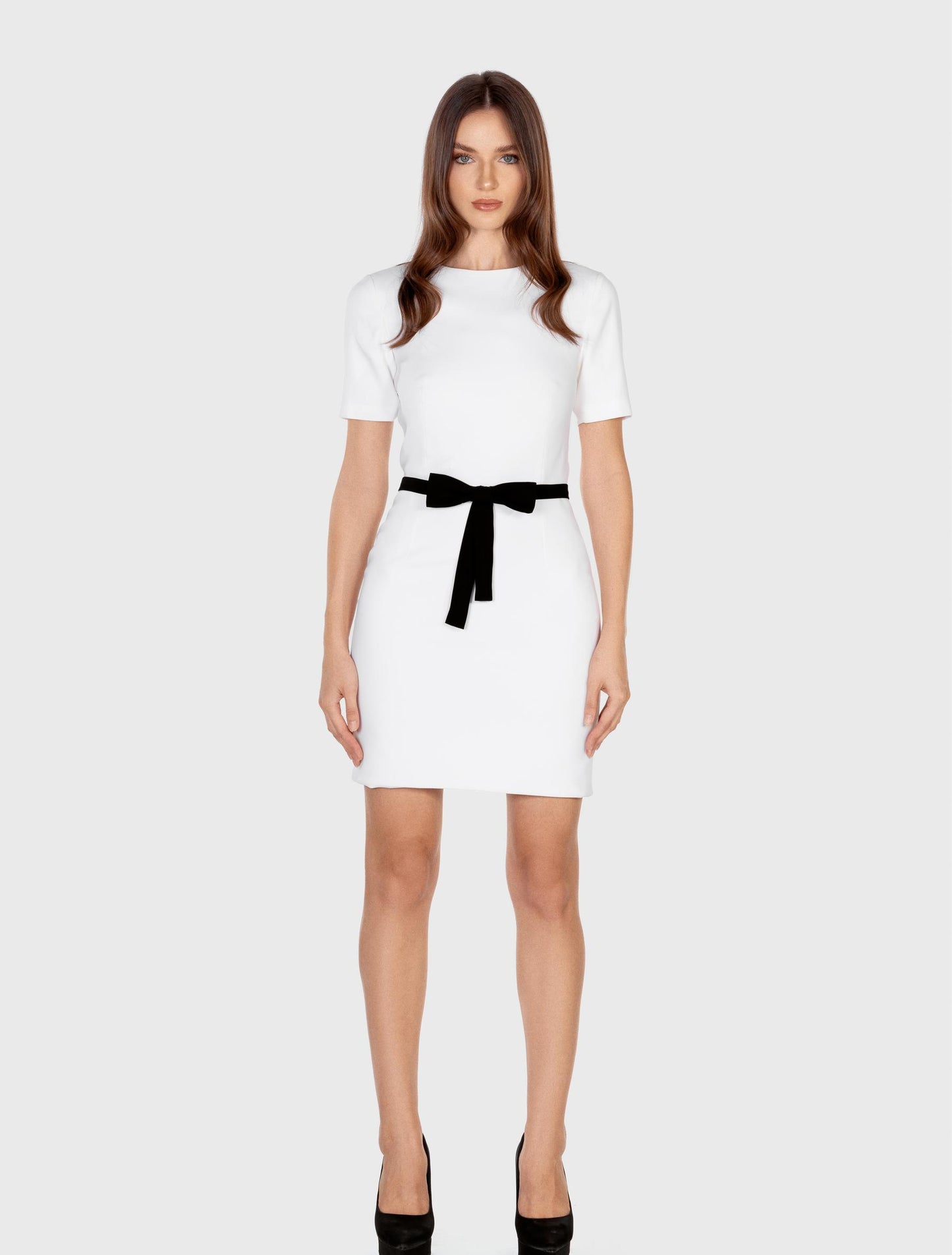 White Short-sleeved Bow-embellished Dress